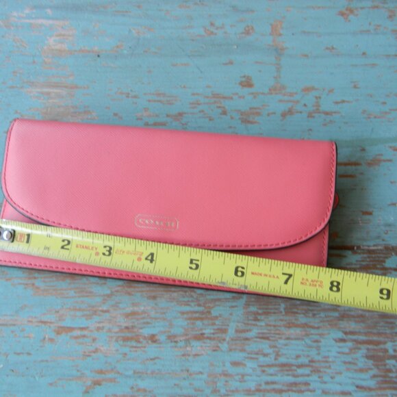 COACH DARCY SLIM ENVELOPE CLUTCH CORAL LEATHER WALLET **AS IS, INSIDE SHOWS WEAR - Picture 3 of 8